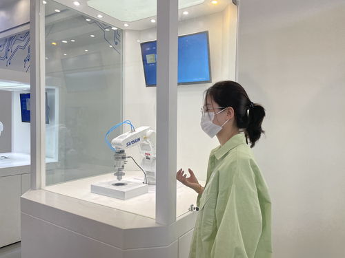 我們一同走過(guò)的這些年 京津冀協(xié)同發(fā)展網(wǎng)絡(luò)大V線下走訪活動(dòng)走進(jìn)新區(qū)企業(yè)，聚焦智能工業(yè)門